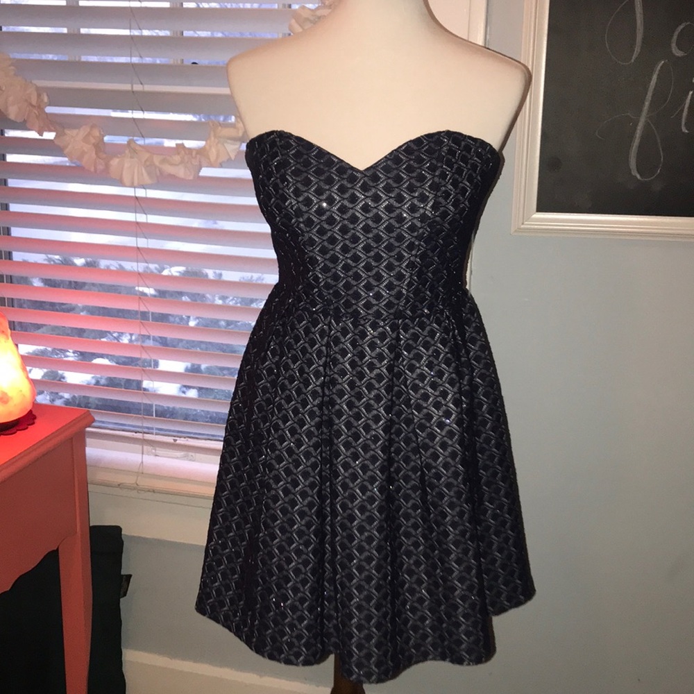 Sweetheart Neckline Strapless Navy Dress